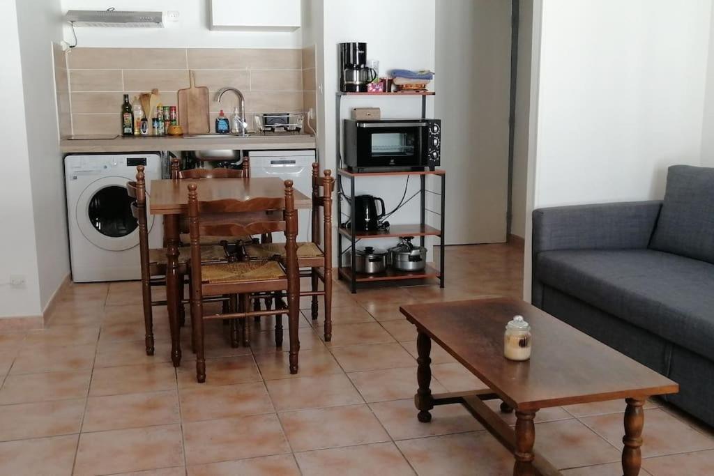 Apartamento T2 6 Couchages. Plein Centre *